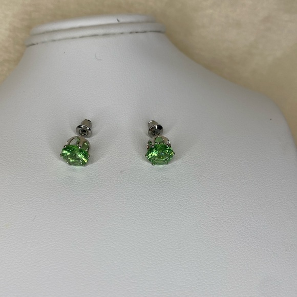 Jewelry - Green silver stud earrings